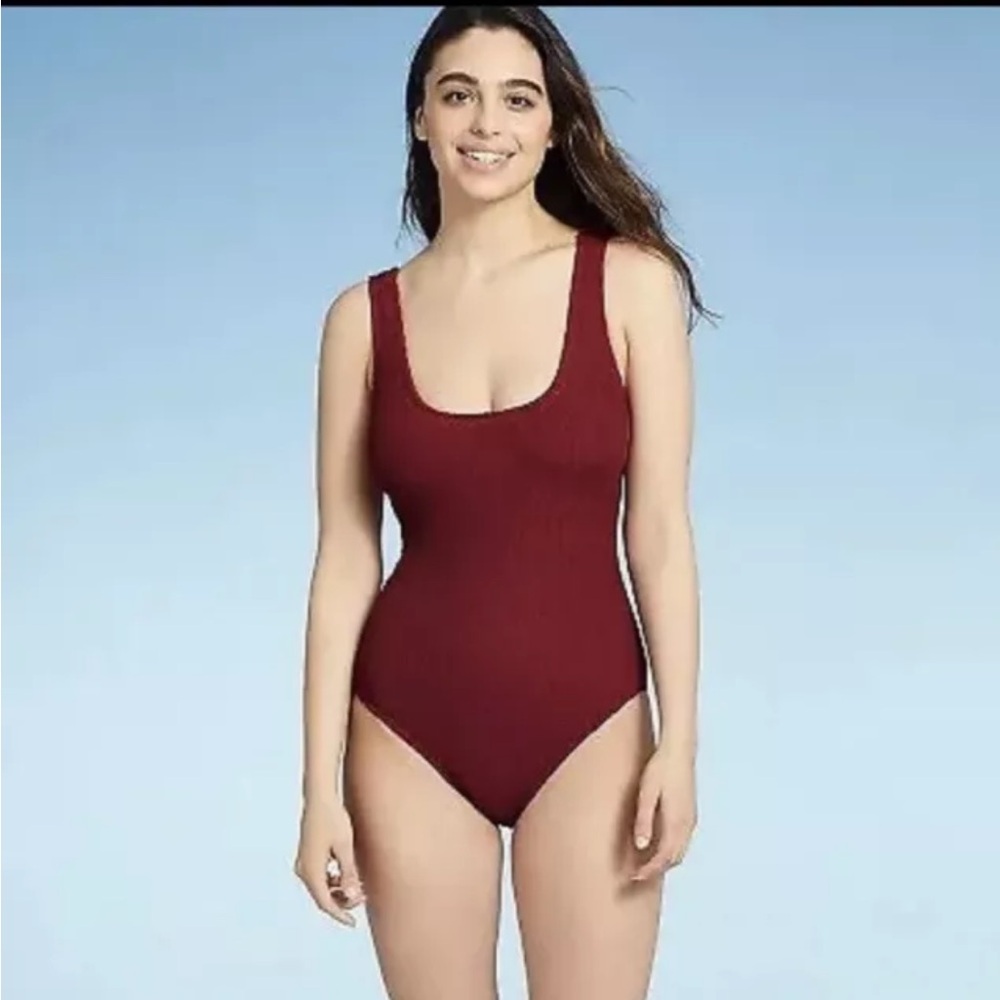 Kona Sol Women's Size Large Medium Coverage Textured One Piece Swimsuit Red